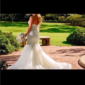 Elegant White Wedding Dress